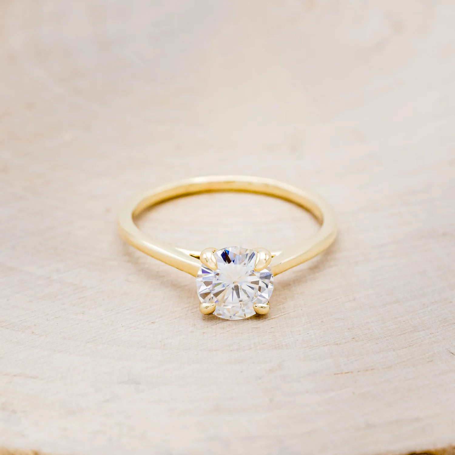 4 PRONG ROUND CUT MOISSANITE SOLITAIRE ENGAGEMENT RING - Image 4