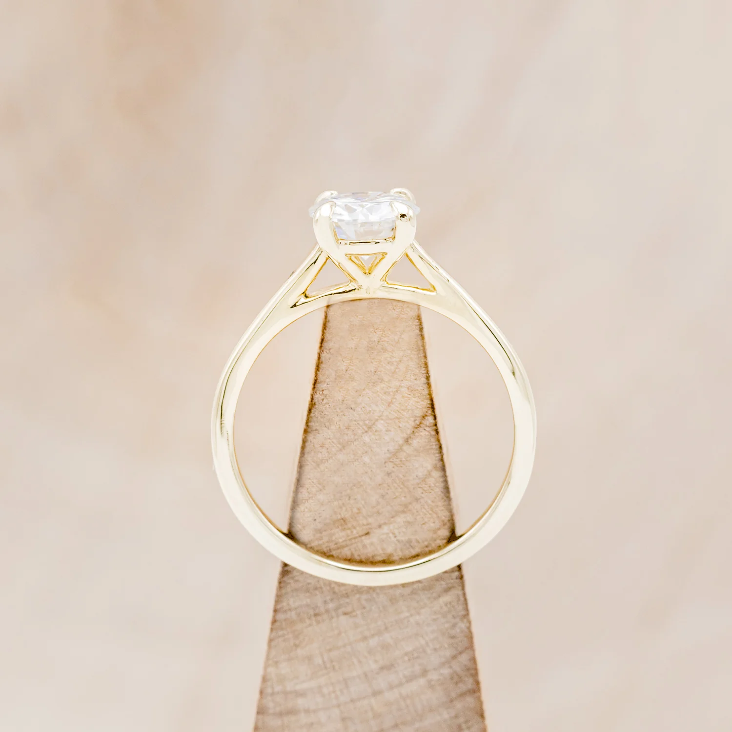 4 PRONG ROUND CUT MOISSANITE SOLITAIRE ENGAGEMENT RING - Image 5