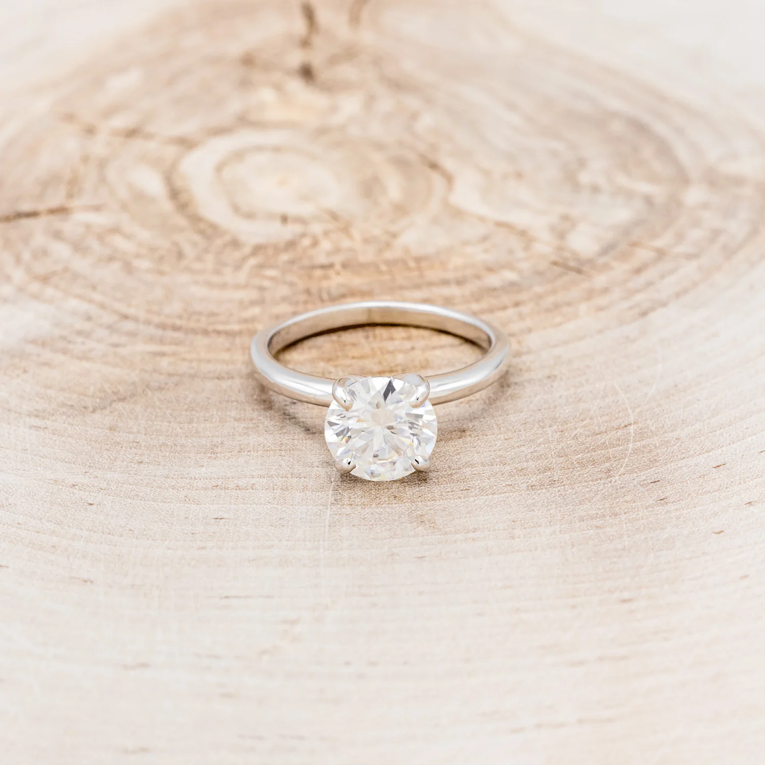 4 PRONG ROUND CUT MOISSANITE SOLITAIRE ENGAGEMENT RING - Image 10