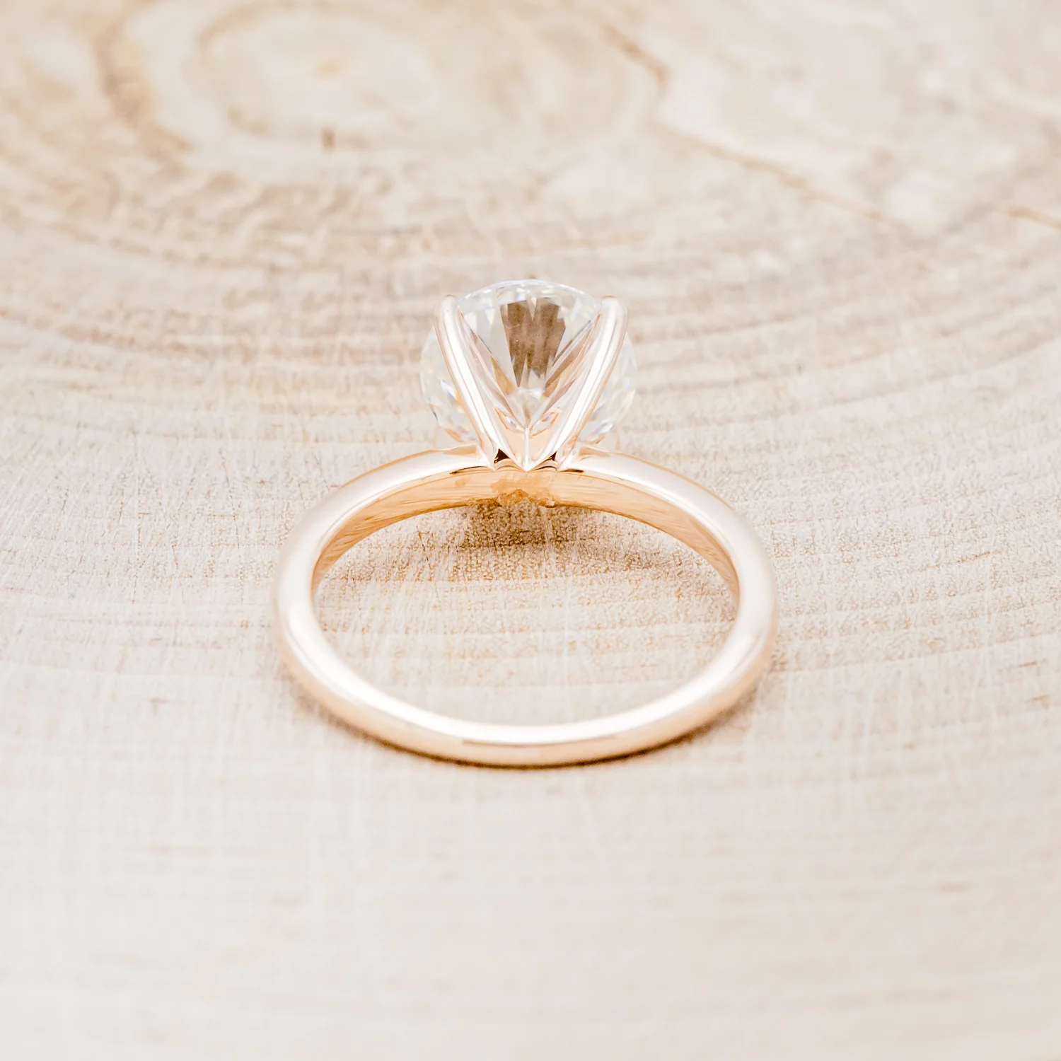 4 PRONG ROUND CUT MOISSANITE SOLITAIRE ENGAGEMENT RING - Image 5