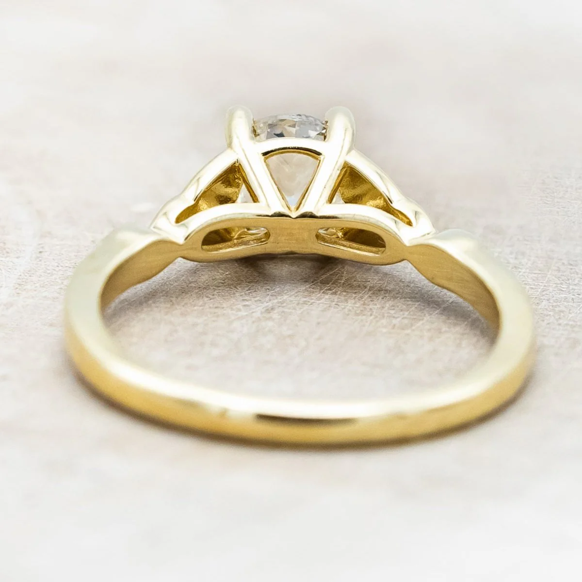 ONE-OF-A-KIND - "AIFE" - CELTIC KNOT ENGAGEMENT RING WITH A 1.05CT ROUND CUT CHAMPAGNE DIAMOND - Image 6