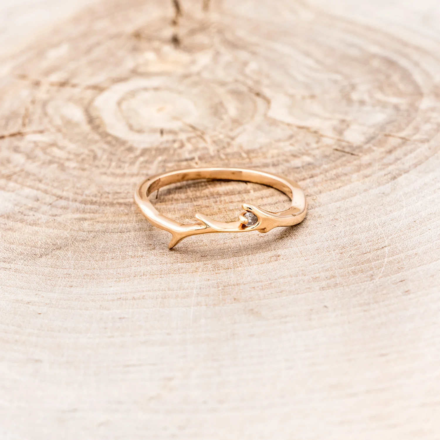 "ARTEMIS" STACKER - 14K GOLD ANTLER-STYLE STACKING BAND WITH A SINGLE DIAMOND ACCENT - Image 10