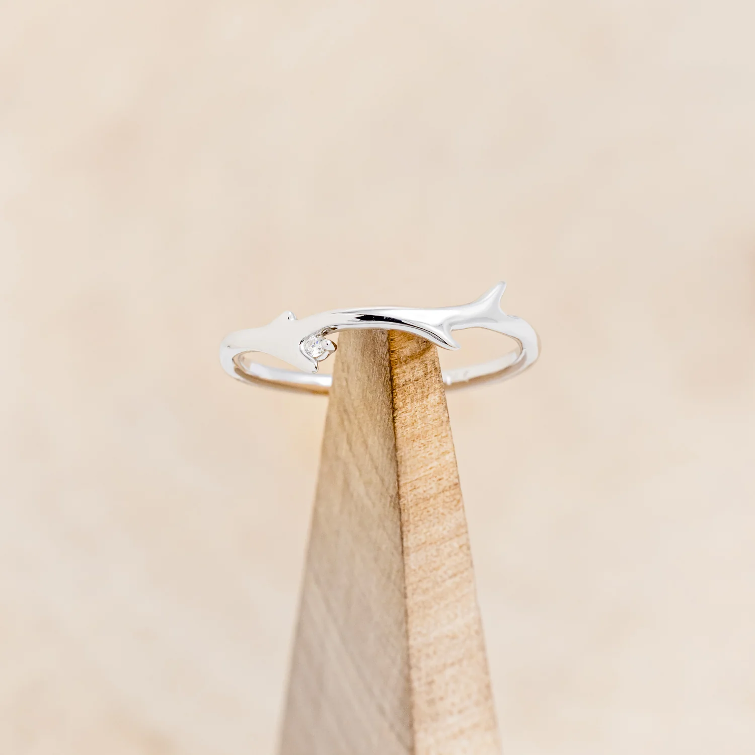 "ARTEMIS" STACKER - 14K GOLD ANTLER-STYLE STACKING BAND WITH A SINGLE DIAMOND ACCENT - Image 13