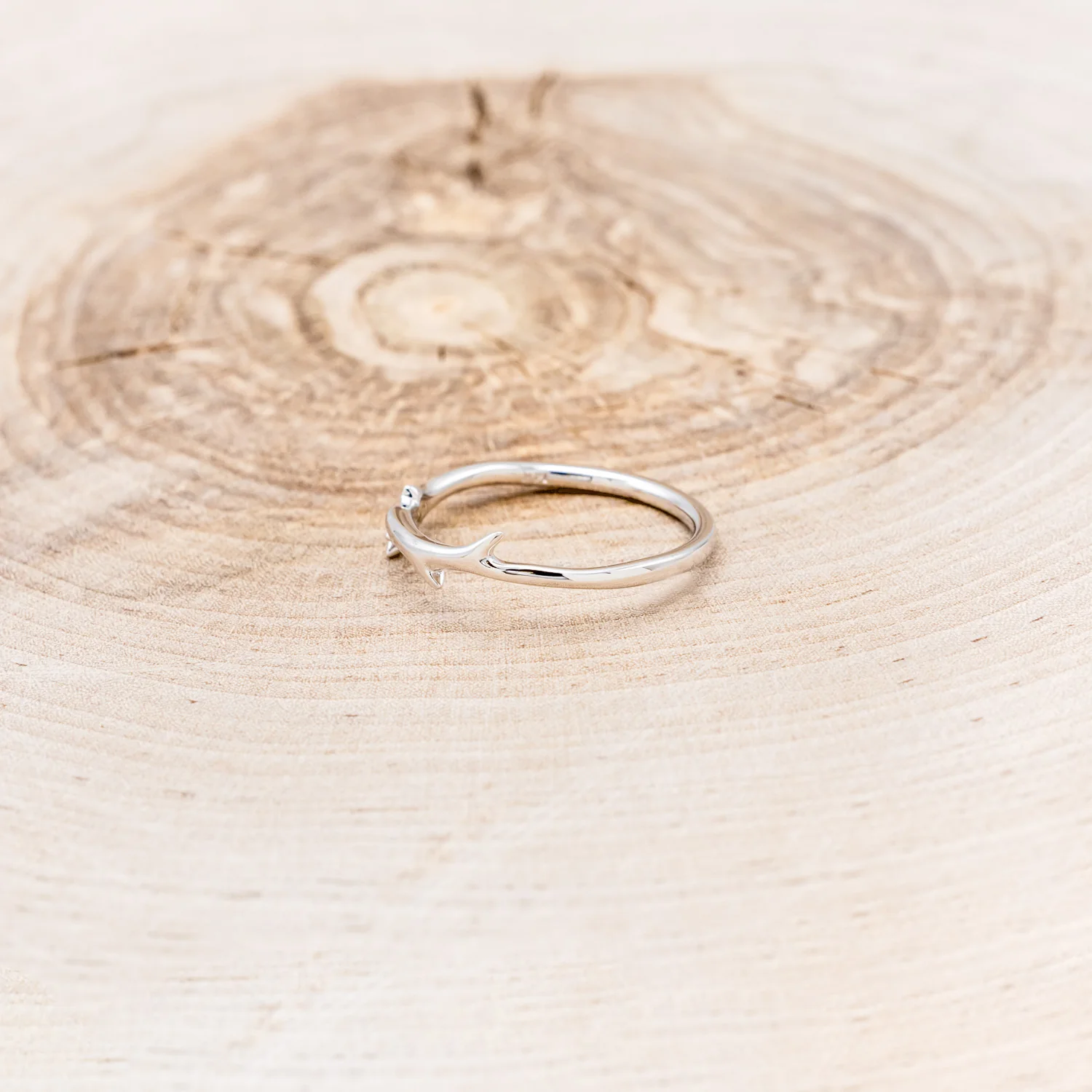 "ARTEMIS" STACKER - 14K GOLD ANTLER-STYLE STACKING BAND WITH A SINGLE DIAMOND ACCENT - Image 15