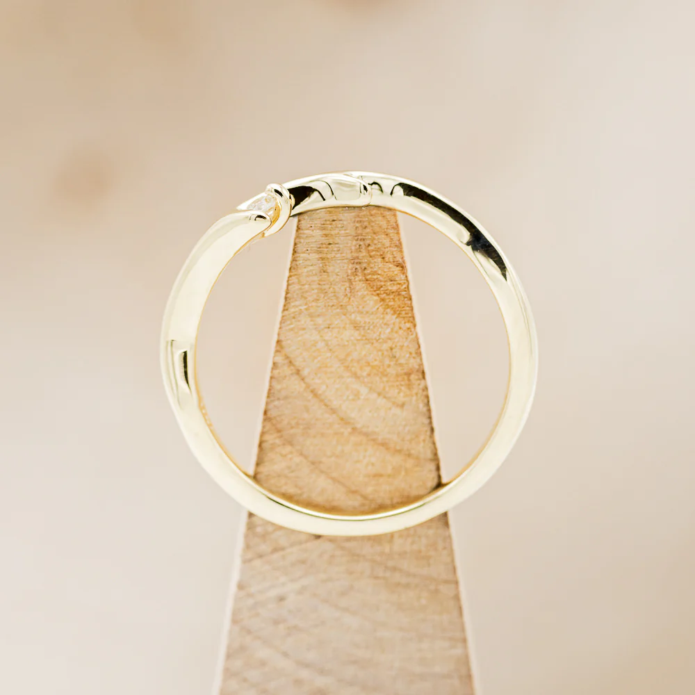 "ARTEMIS" STACKER - 14K GOLD ANTLER-STYLE STACKING BAND WITH A SINGLE DIAMOND ACCENT - Image 5