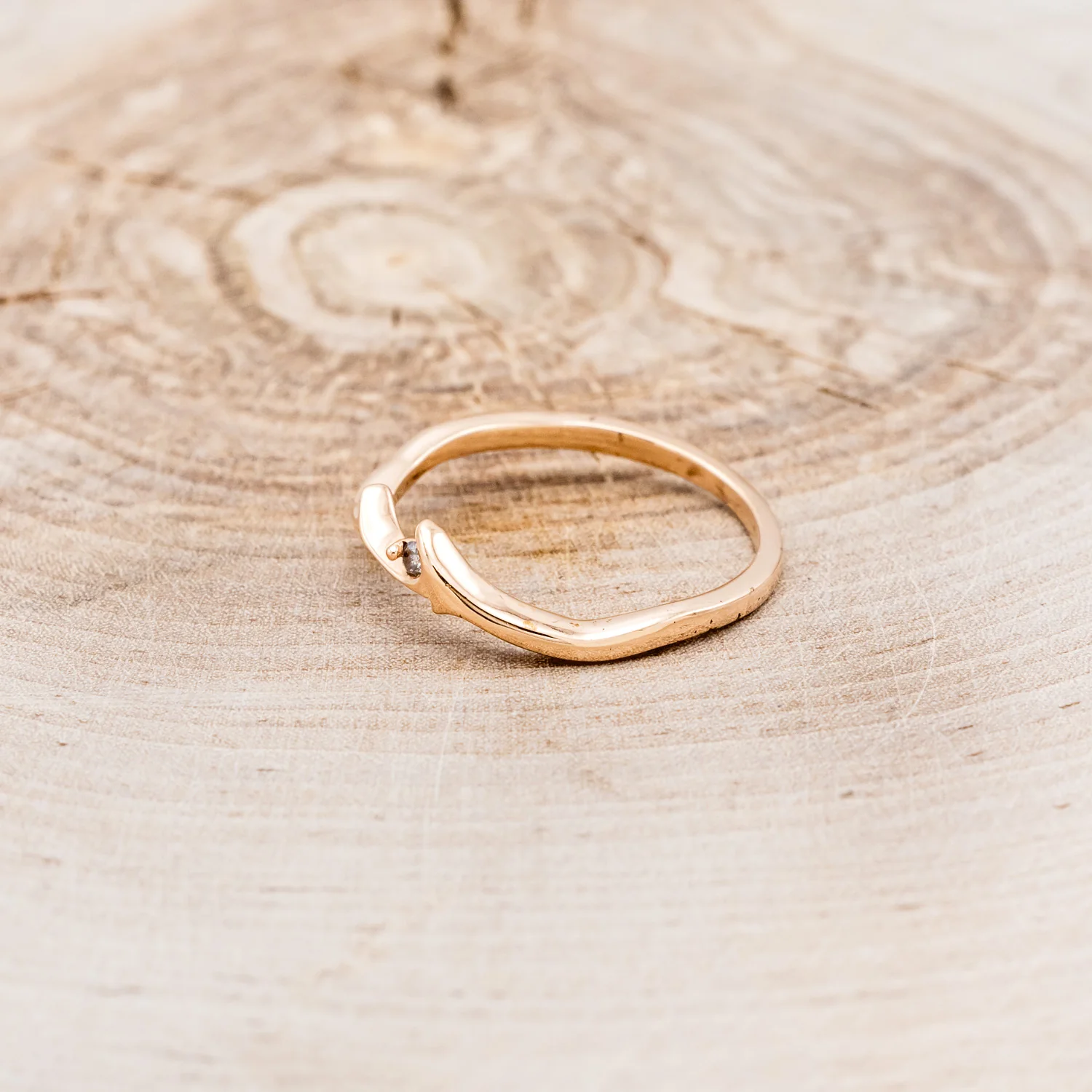 "ARTEMIS" STACKER - 14K GOLD ANTLER-STYLE STACKING BAND WITH A SINGLE DIAMOND ACCENT - Image 9