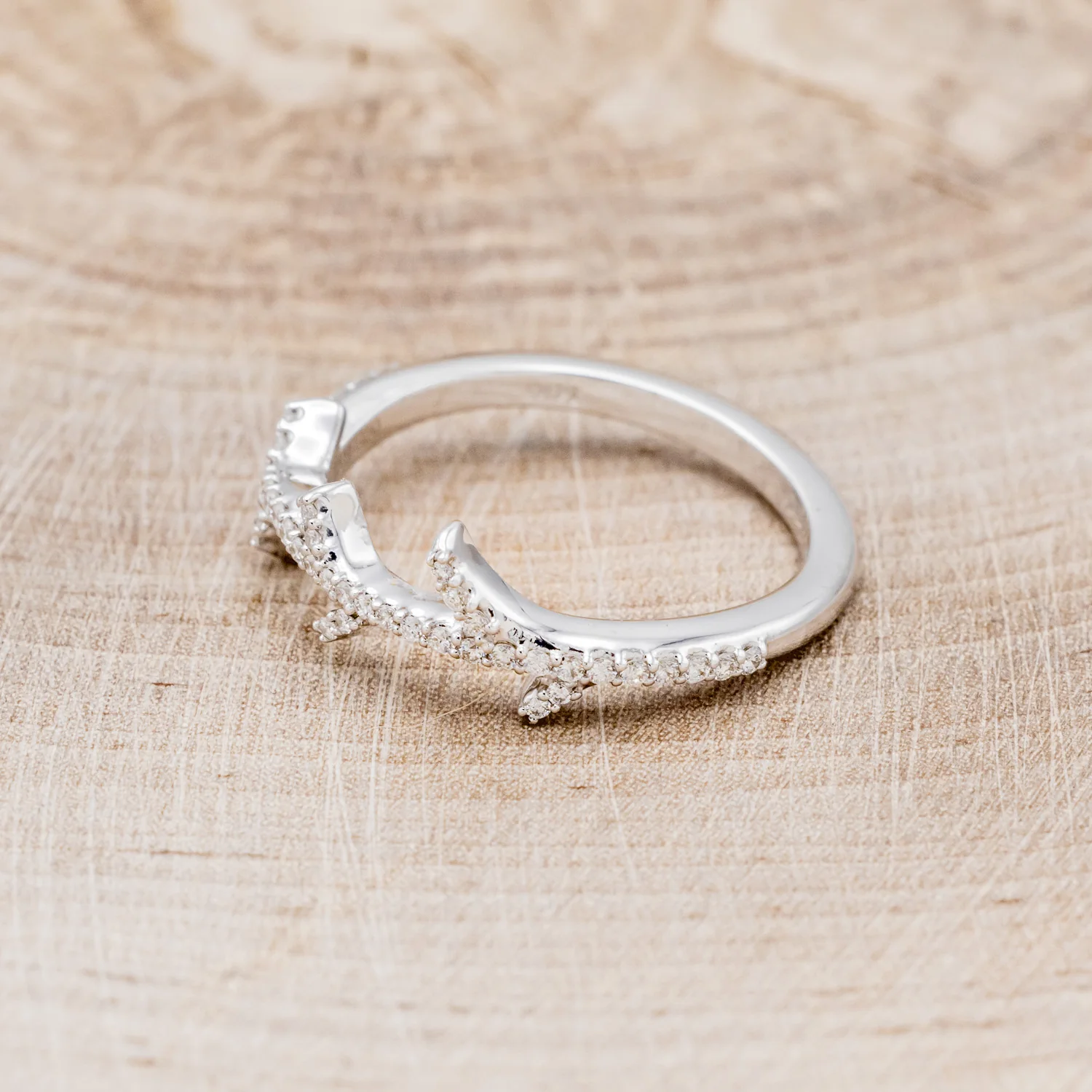 "ARTEMIS" STACKER - 14K GOLD PAVÉ DIAMOND ANTLER-STYLE STACKING BAND - Image 10