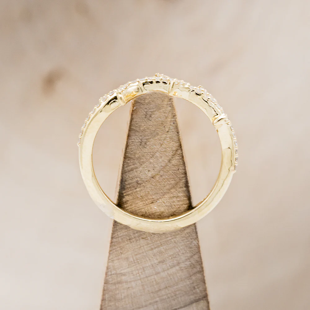 "ARTEMIS" STACKER - 14K GOLD PAVÉ DIAMOND ANTLER-STYLE STACKING BAND - Image 5