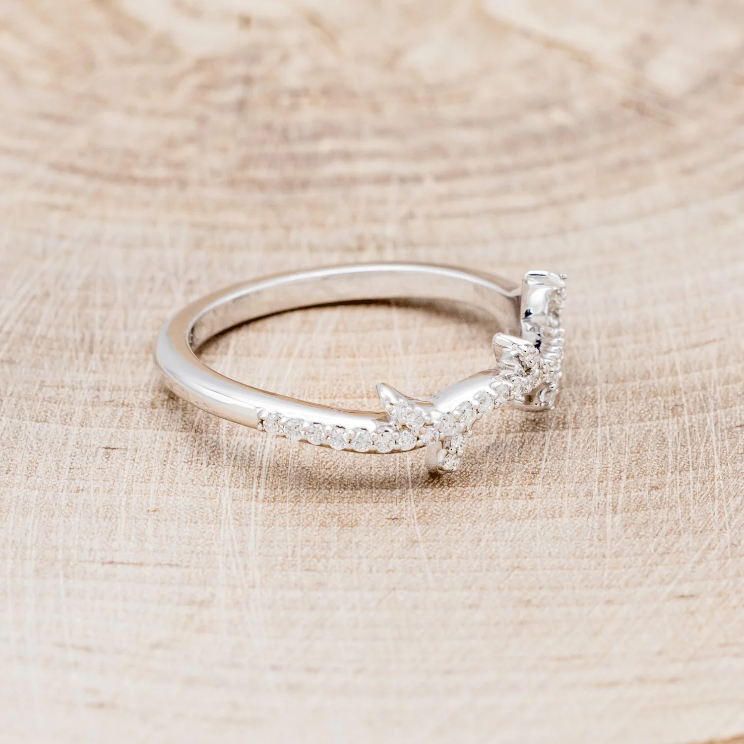 "ARTEMIS" STACKER - 14K GOLD PAVÉ DIAMOND ANTLER-STYLE STACKING BAND - Image 9