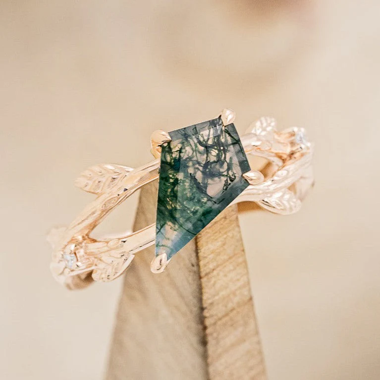 "ARTEMIS ON THE VINE" DIAGONAL - KITE CUT MOSS AGATE ENGAGEMENT RING WITH DIAMOND ACCENTS & A BRANCH-STYLE BAND - Image 7