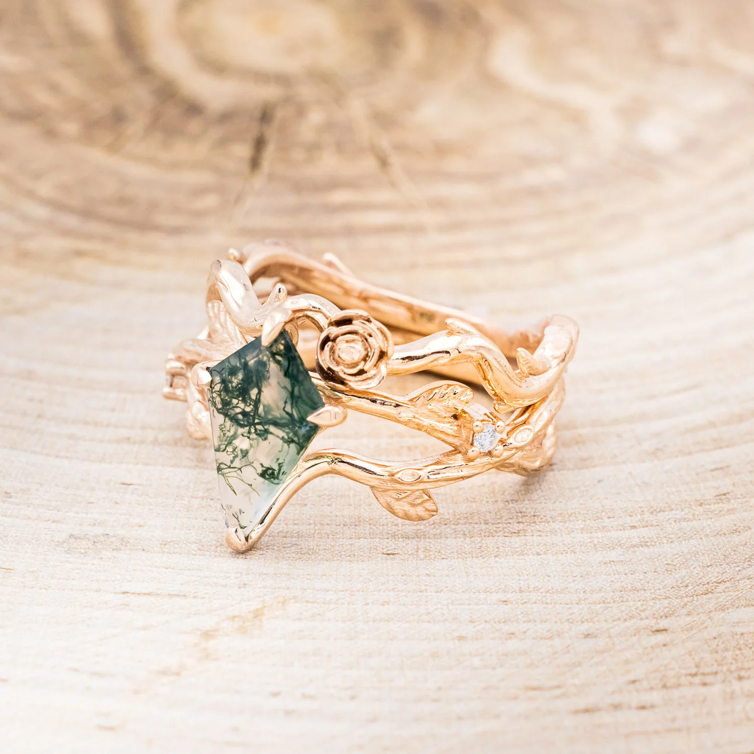 "ARTEMIS ON THE VINE" - KITE CUT MOSS AGATE ENGAGEMENT RING WITH DIAMOND ACCENTS & "BRIAR" BRANCH-STYLE TRACER - Image 6