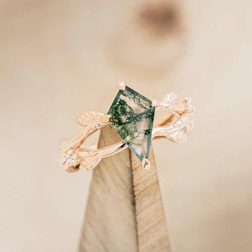 "ARTEMIS ON THE VINE" - KITE CUT MOSS AGATE ENGAGEMENT RING WITH DIAMOND ACCENTS & "BRIAR" BRANCH-STYLE TRACER - Image 4