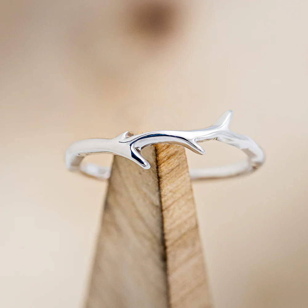 "ARTEMIS" STACKER - 14K GOLD ANTLER-STYLE STACKING BAND - Image 12