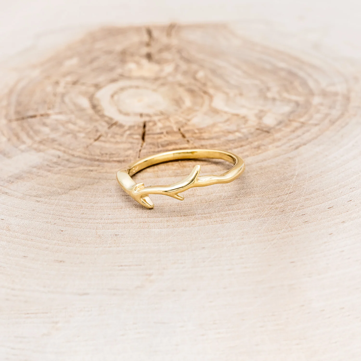 "ARTEMIS" STACKER - 14K GOLD ANTLER-STYLE STACKING BAND - Image 4