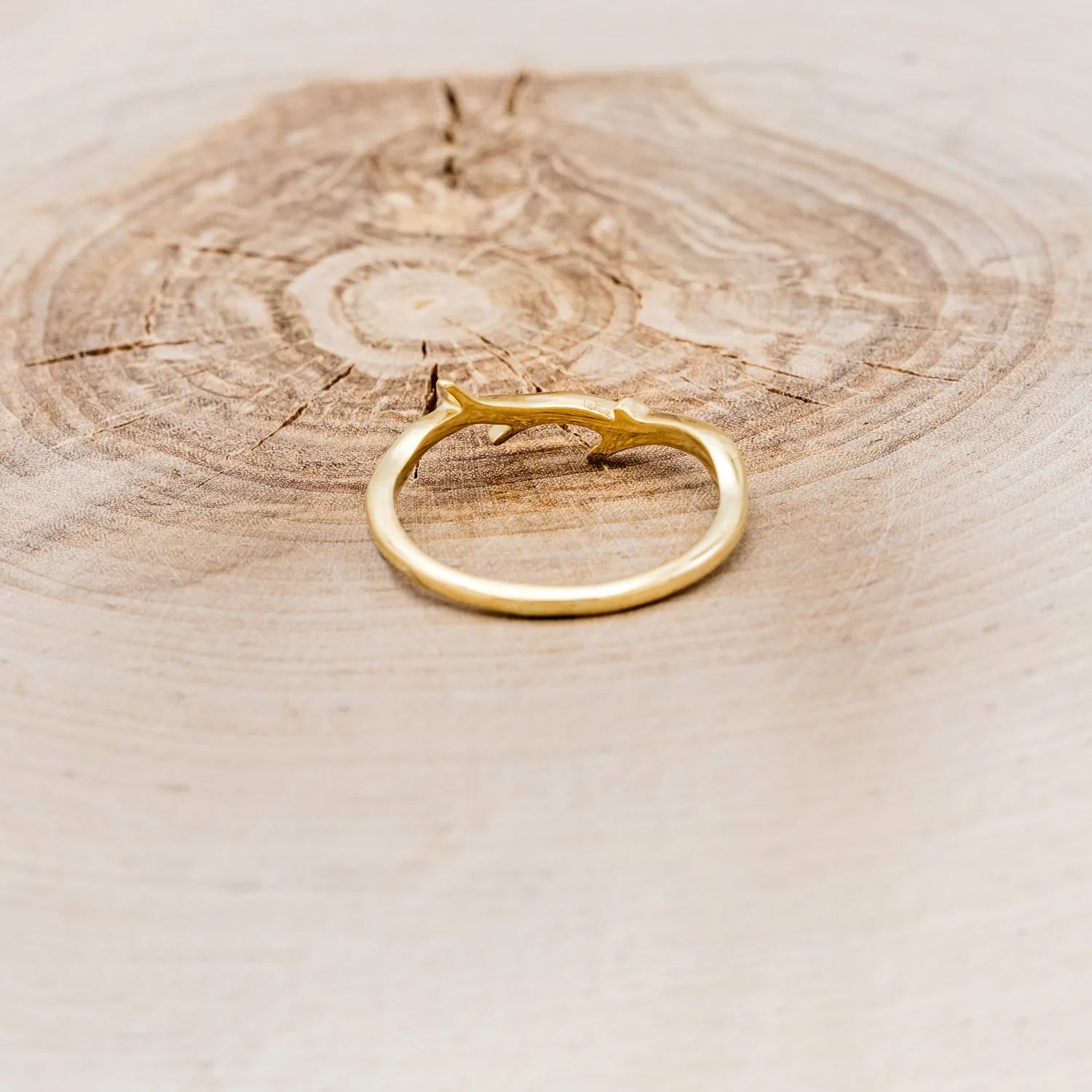 "ARTEMIS" STACKER - 14K GOLD ANTLER-STYLE STACKING BAND - Image 5