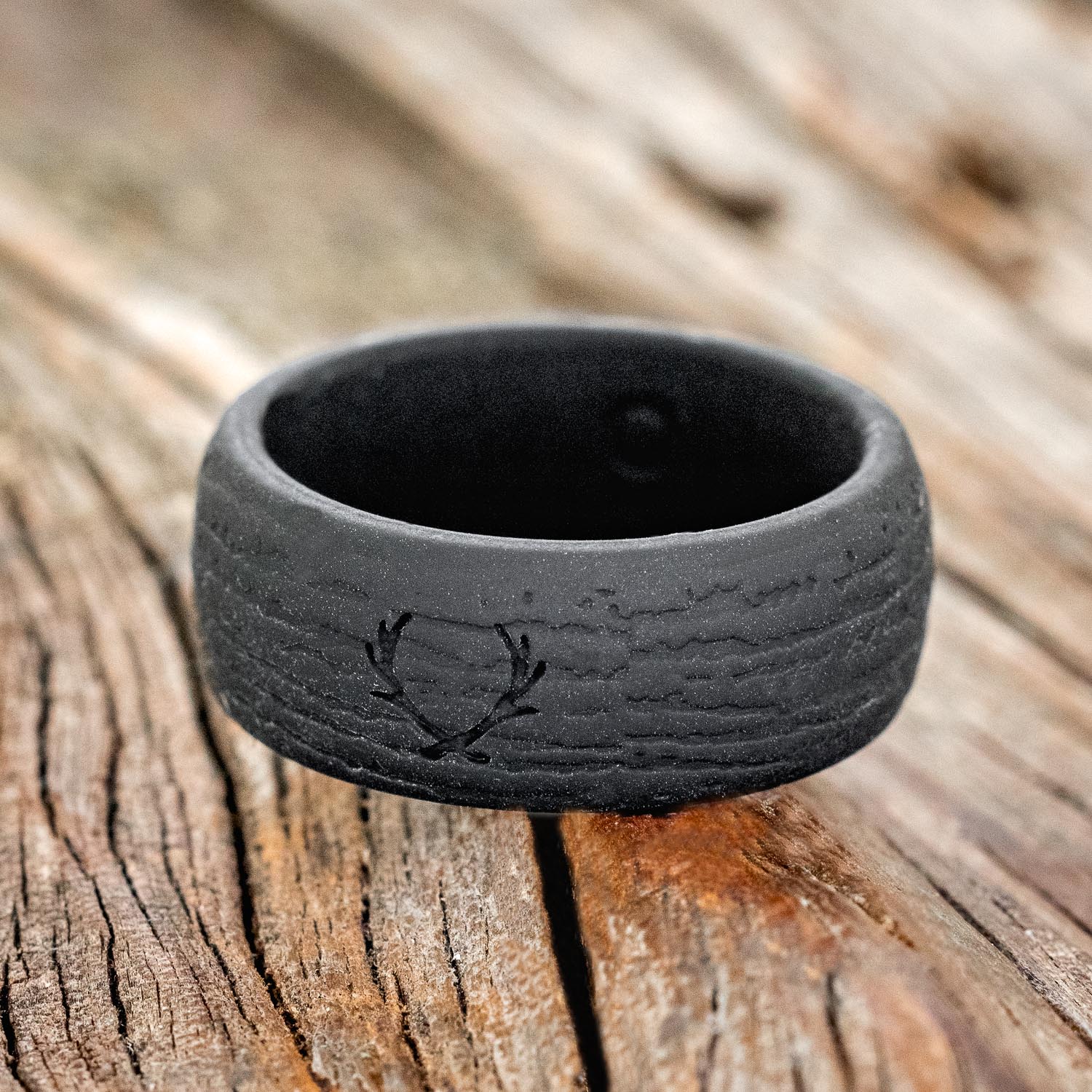 BLACK WOOD GRAINED SILICONE WEDDING BAND - Image 3