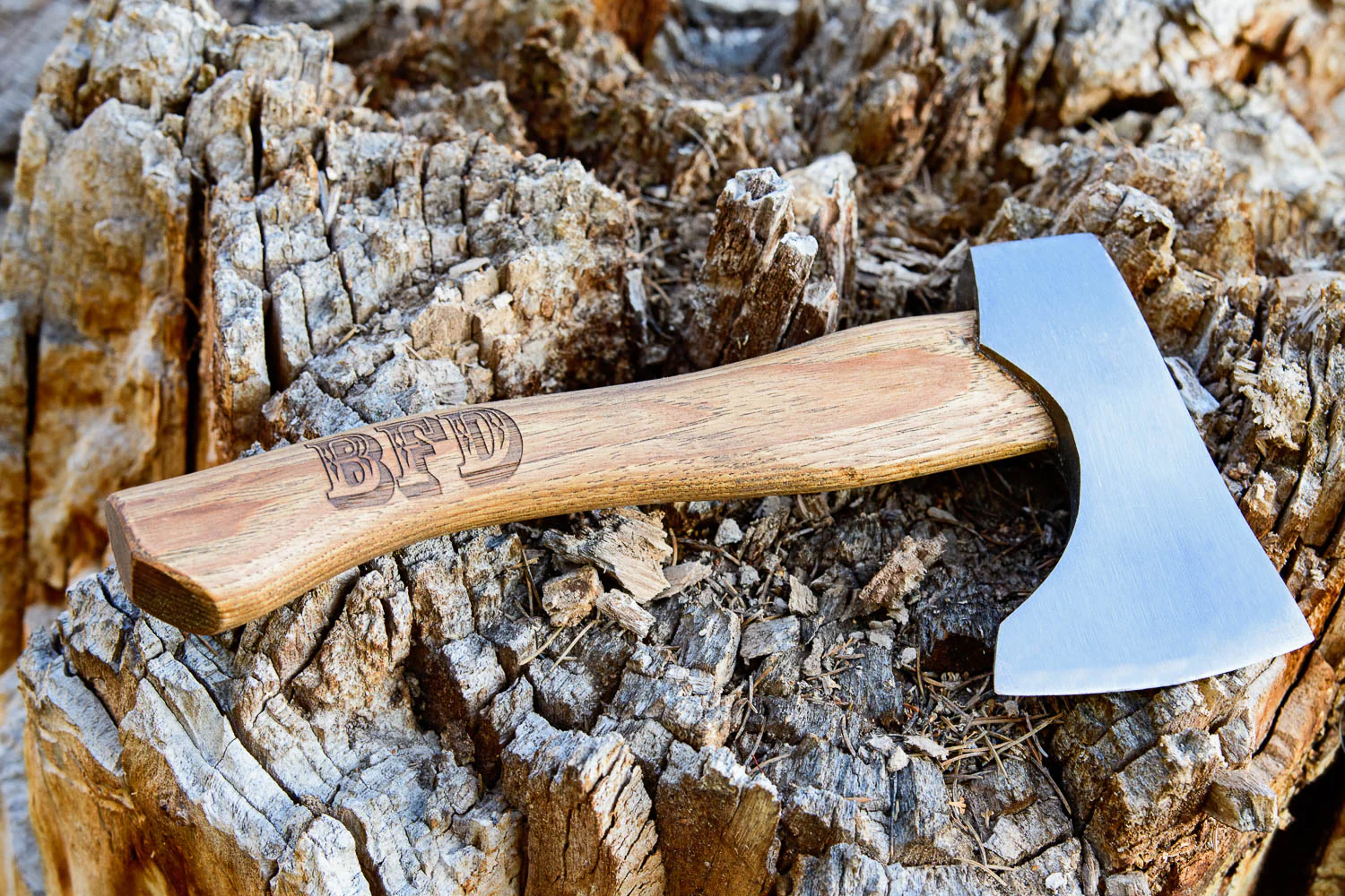 CUSTOM ENGRAVED HATCHET - Image 3