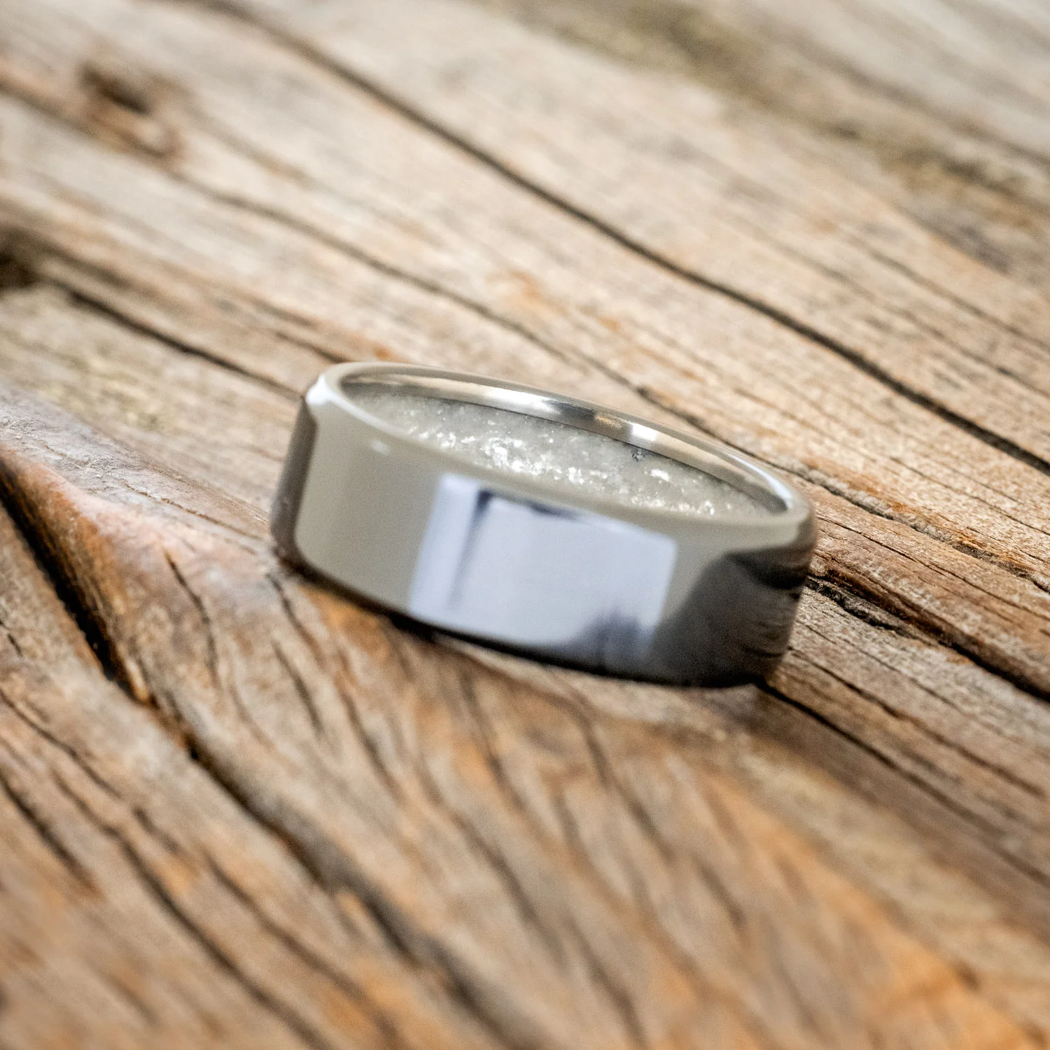 DIAMOND DUST LINED WEDDING BAND - Image 11