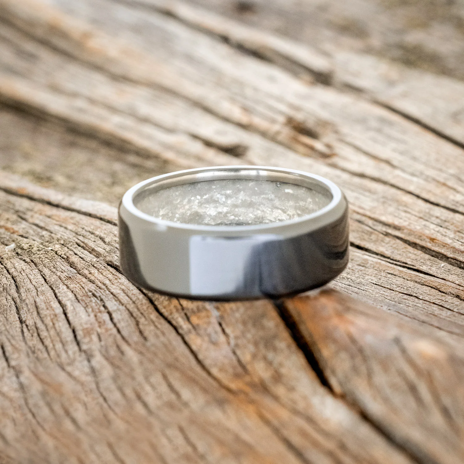 DIAMOND DUST LINED WEDDING BAND - Image 12