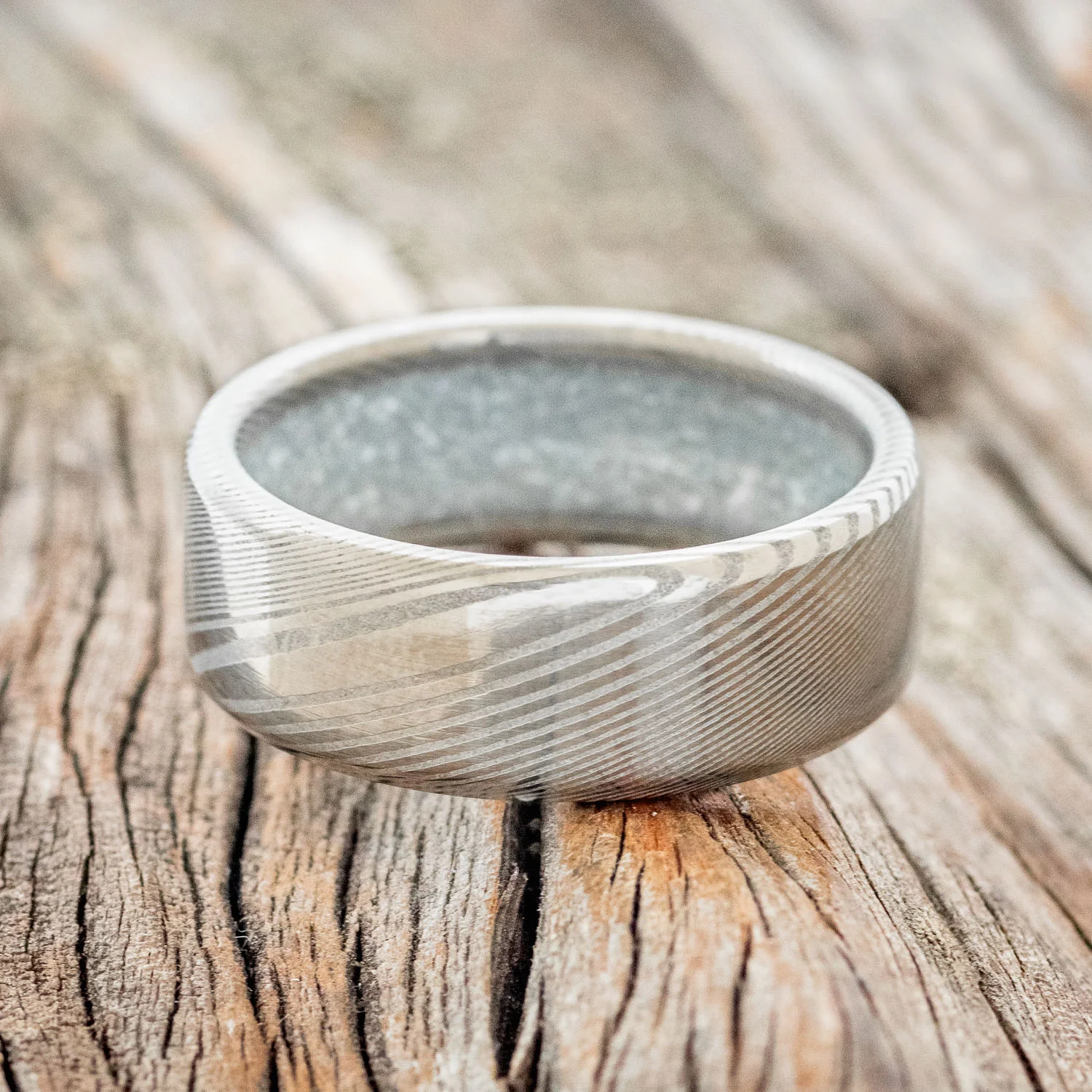 DIAMOND DUST LINED WEDDING BAND - Image 17