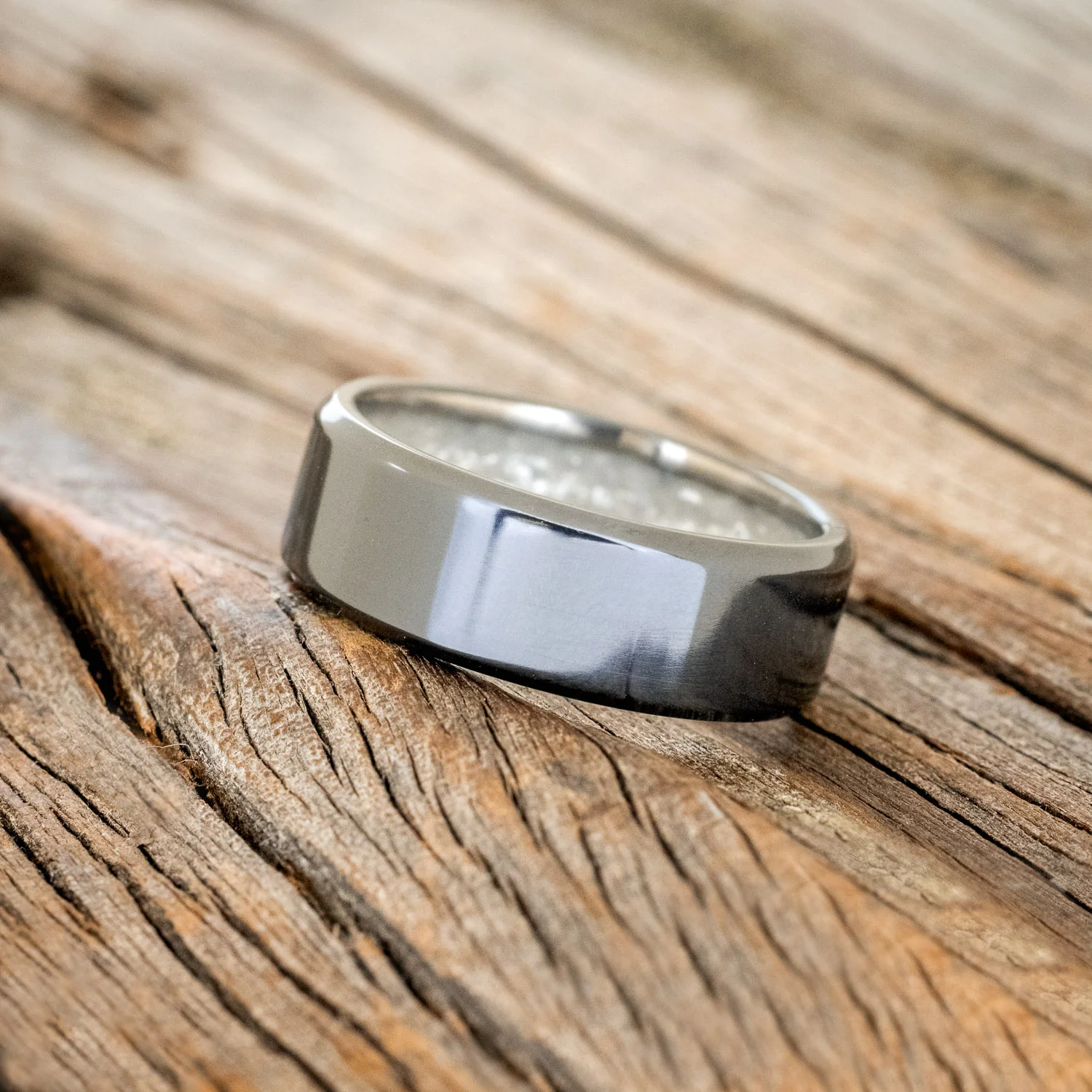 DIAMOND DUST LINED WEDDING BAND - Image 8