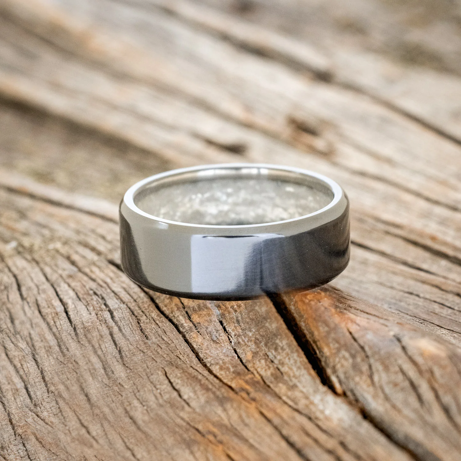 DIAMOND DUST LINED WEDDING BAND - Image 9