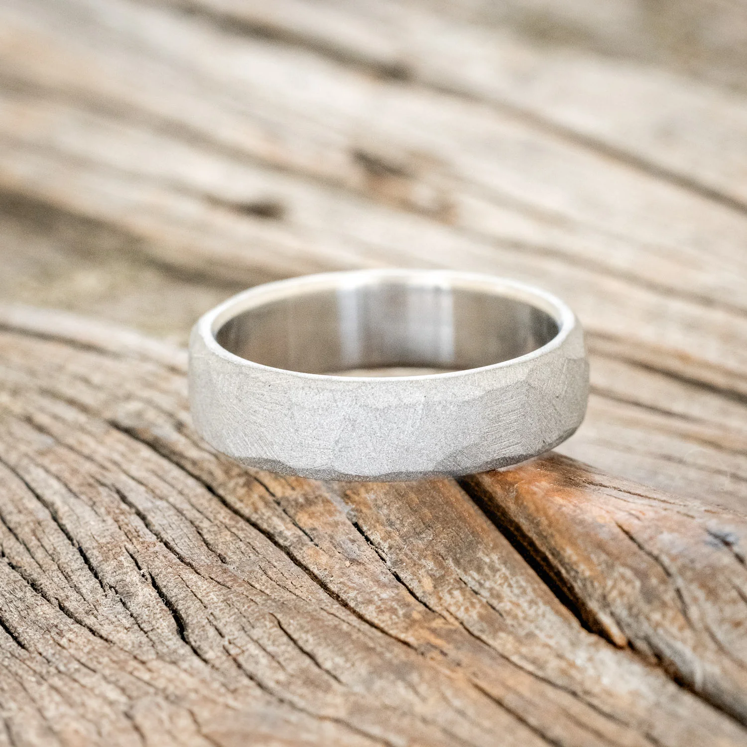 FACETED WEDDING RING WITH SANDBLASTED FINISH - Image 3