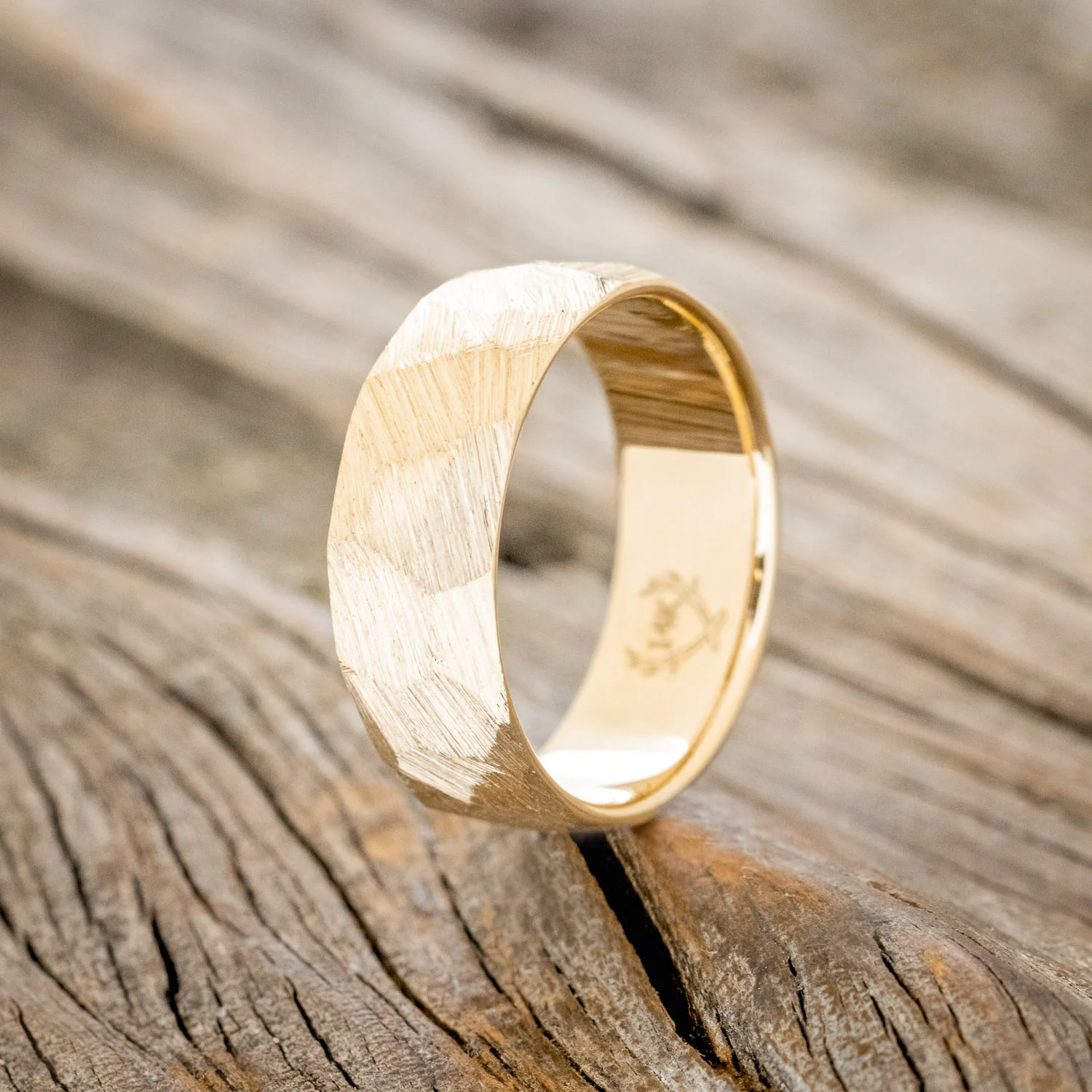 FACETED WEDDING RING WITH TEXTURED FINISH - Image 14