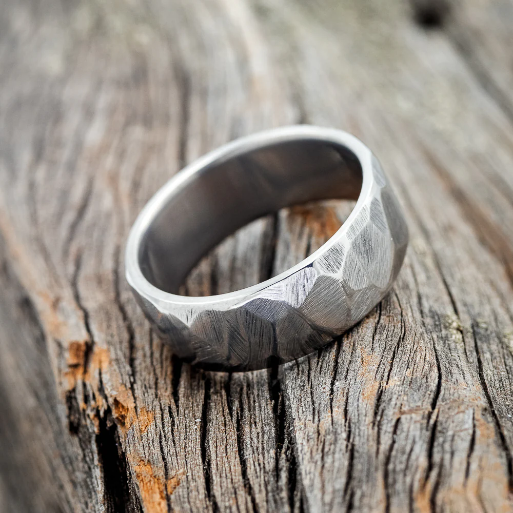 FACETED WEDDING RING WITH TEXTURED FINISH - Image 3