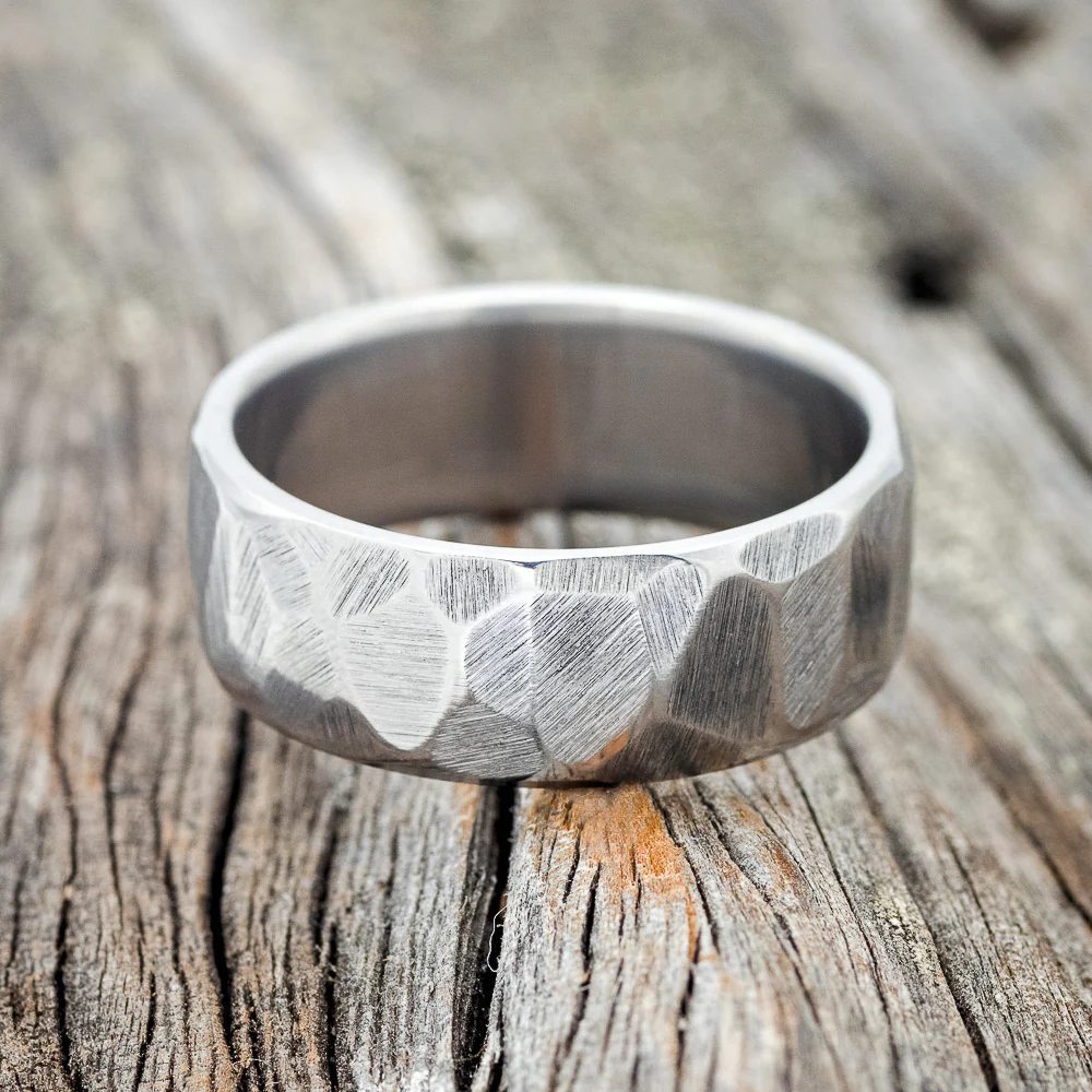 FACETED WEDDING RING WITH TEXTURED FINISH - Image 4