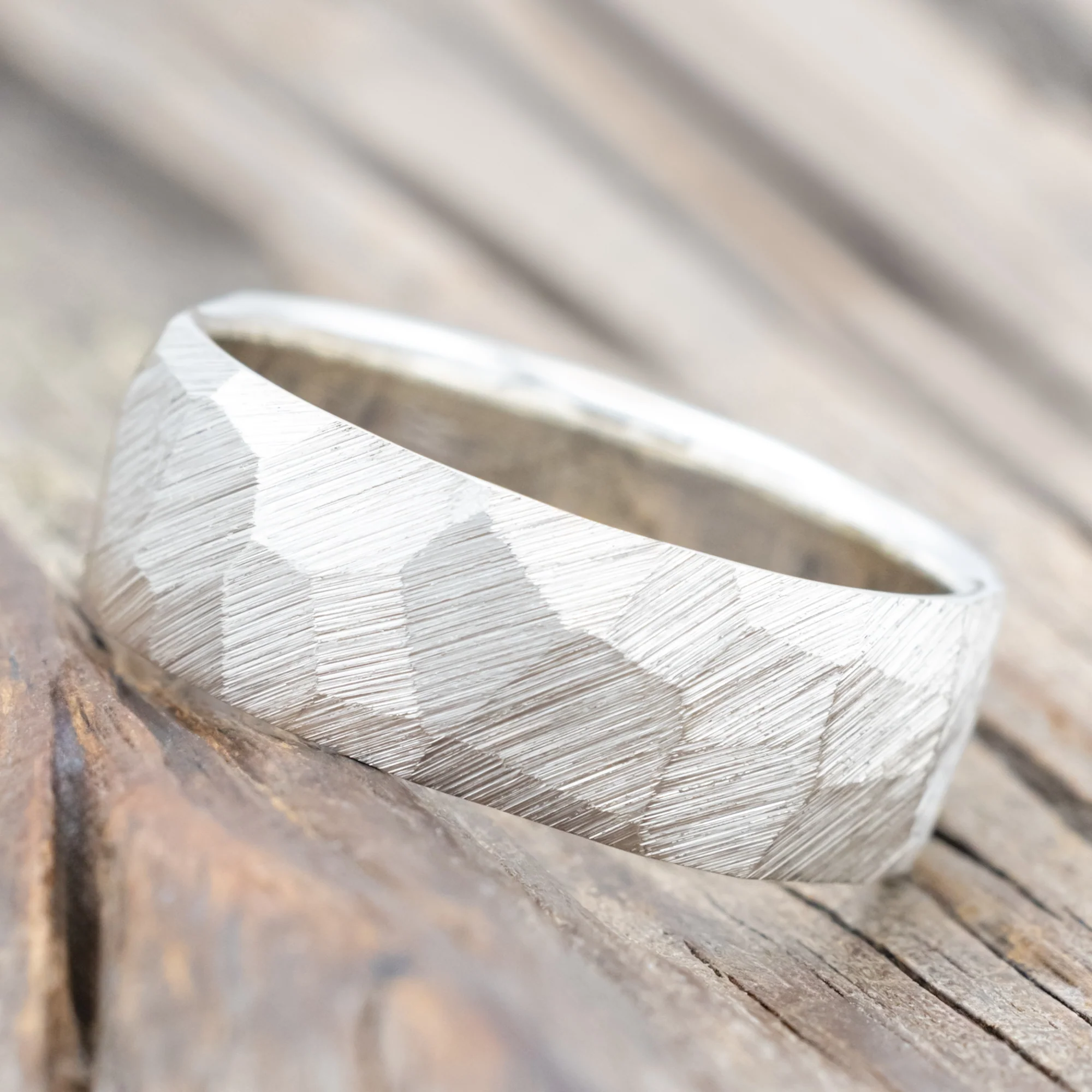 FACETED WEDDING RING WITH TEXTURED FINISH - Image 9