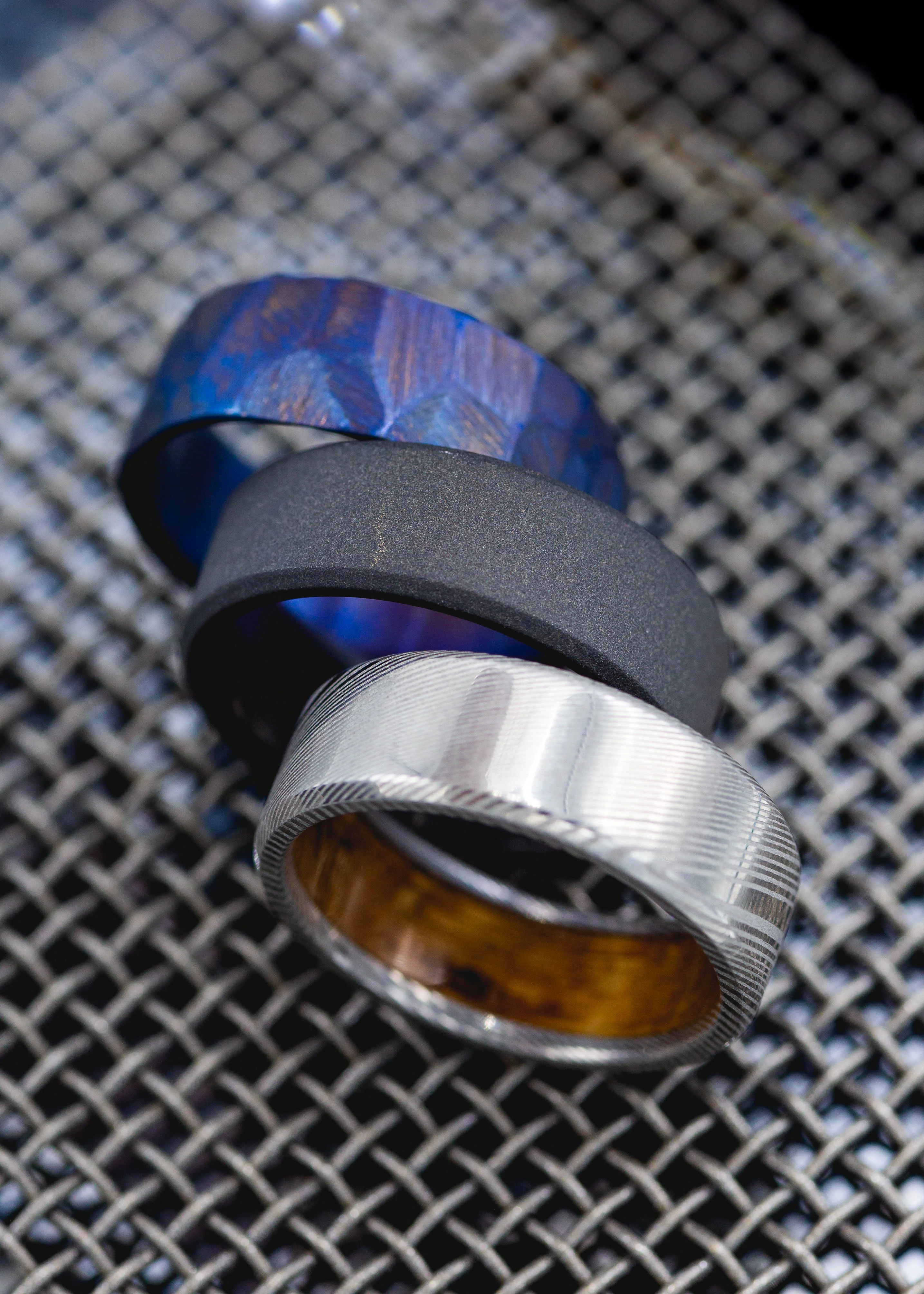 FIRE-TREATED & SEASCAPED TITANIUM RING - Image 6