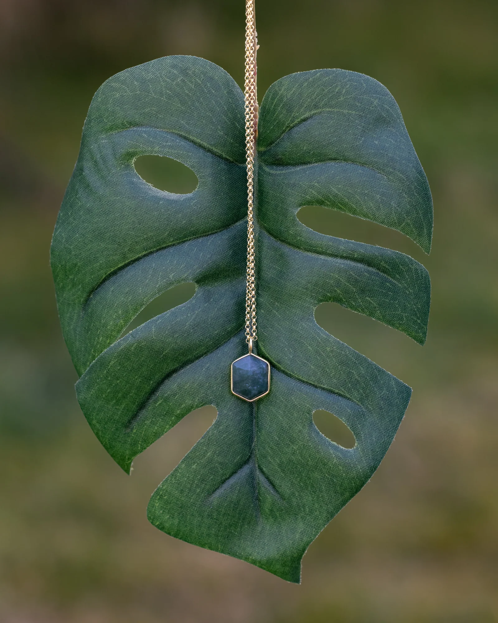 GEO COLLECTION - 18K GOLD VERMEIL PENDANT WITH A HEXAGON CUT MOSS AGATE - BY JORGE REVILLA - Image 8