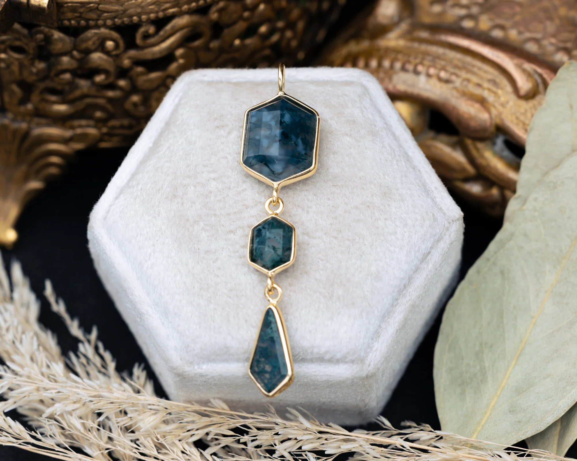 GEO COLLECTION - 18K GOLD VERMEIL TRIPLE DANGLE PENDANT WITH GEOMETRIC MOSS AGATE - BY JORGE REVILLA - Image 3