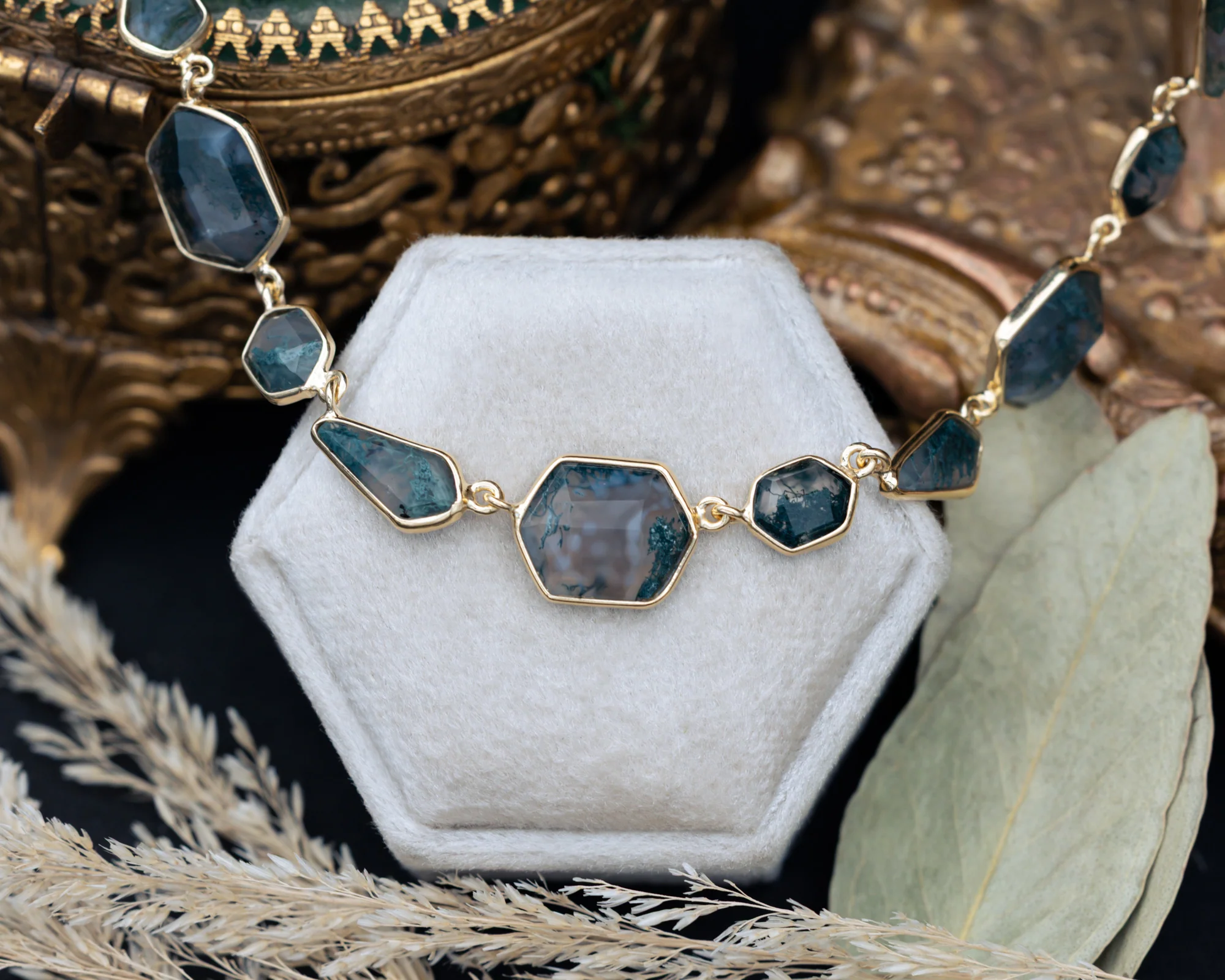 GEO COLLECTION - GEOMETRIC MOSS AGATE NECKLACE IN 18K GOLD VERMEIL - BY JORGE REVILLA - Image 3
