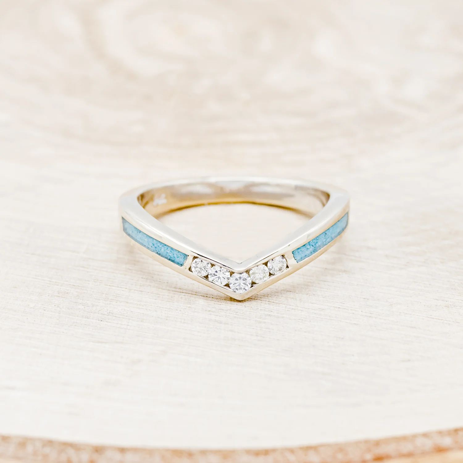 "KIDA" - V-SHAPED STACKING BAND WITH DIAMONDS & TWO INLAYS - Image 4