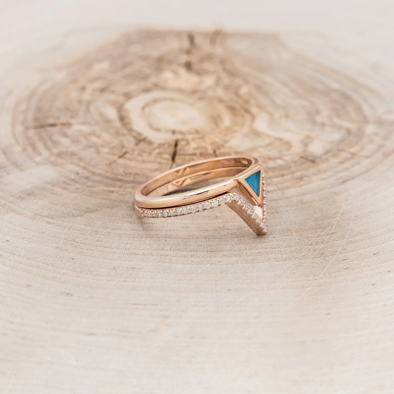 "MERA" - CRUSHED TURQUOISE ENGAGEMENT RING WITH A DIAMOND V-SHAPED TRACER - Image 3