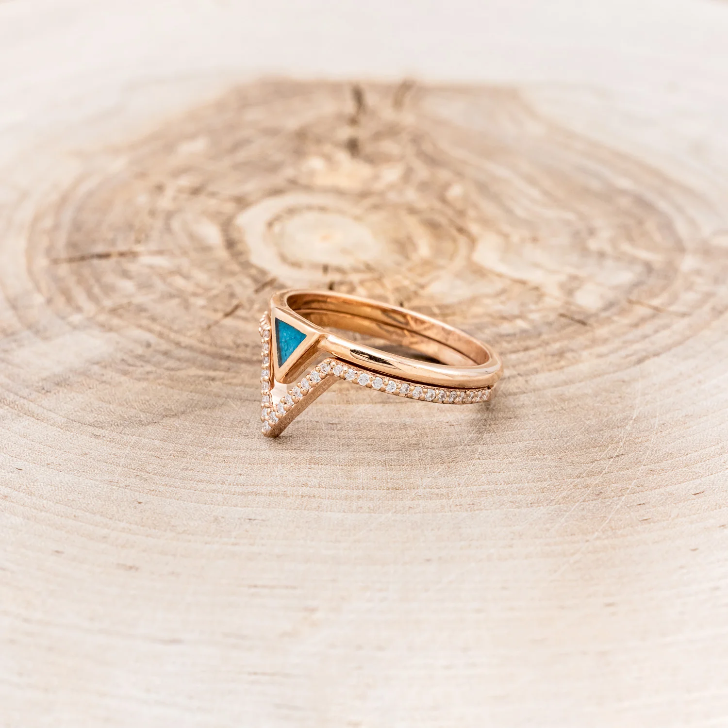 "MERA" - CRUSHED TURQUOISE ENGAGEMENT RING WITH A DIAMOND V-SHAPED TRACER - Image 4