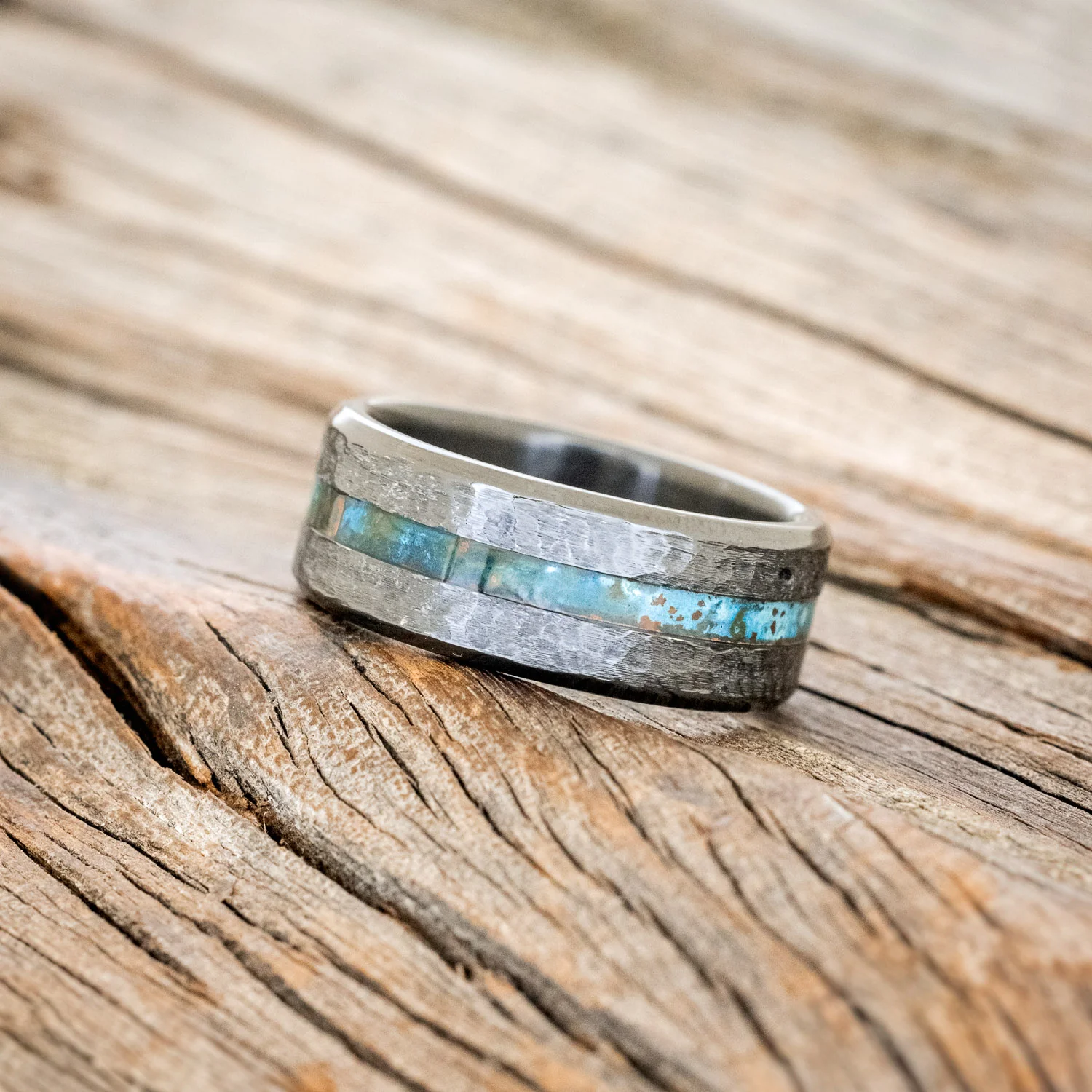 "NIRVANA" - CENTERED PATINA COPPER INLAY WEDDING BAND WITH HAMMERED FINISH - Image 6