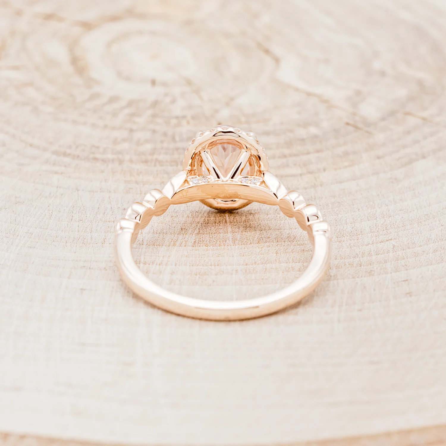 OVAL CUT MORGANITE ENGAGEMENT RING WITH SCALLOP BAND & DIAMOND ACCENTS - Image 7