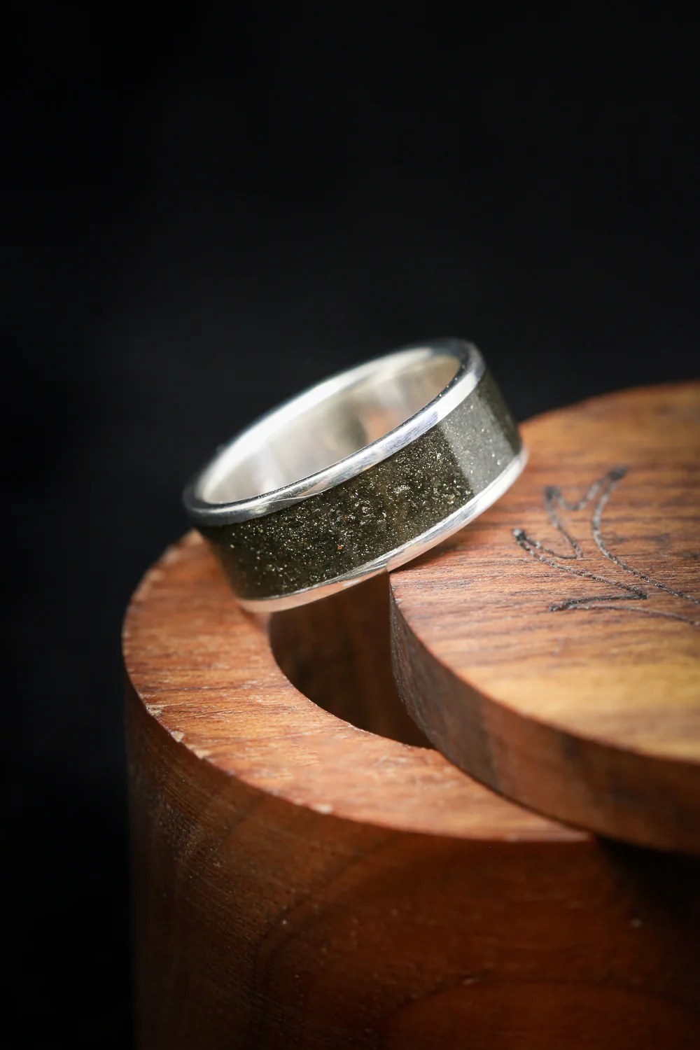 "RAINIER" - PYRITE WEDDING RING - Image 15