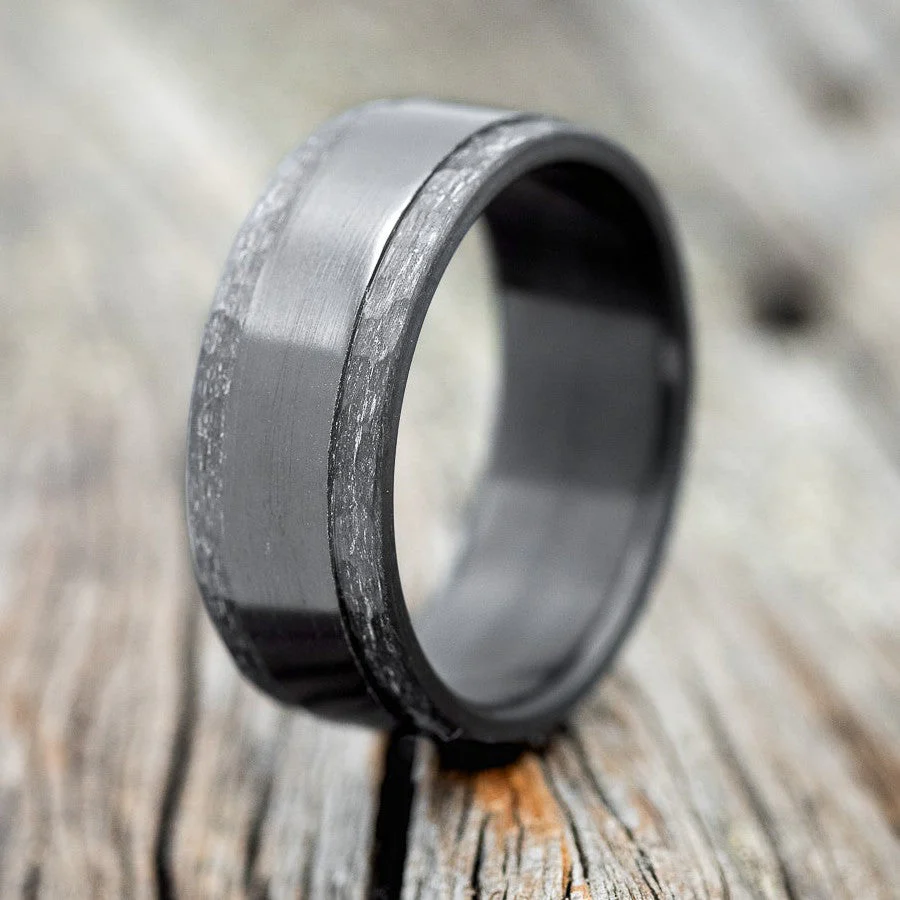 "SEDONA" - RAISED CENTER & HAMMERED EDGES WEDDING RING - Image 4