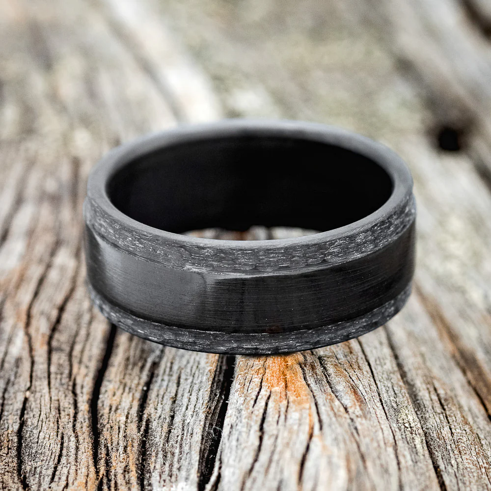 "SEDONA" - RAISED CENTER & HAMMERED EDGES WEDDING RING - Image 7