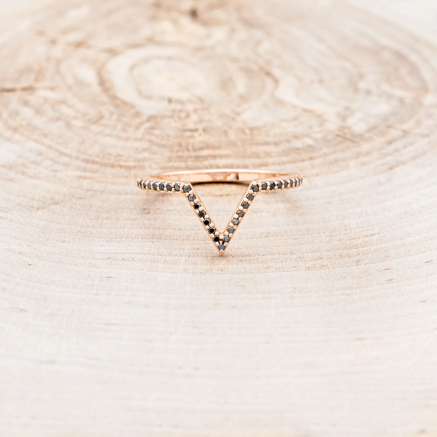 V-SHAPED TRACER WITH BLACK DIAMONDS - Image 4