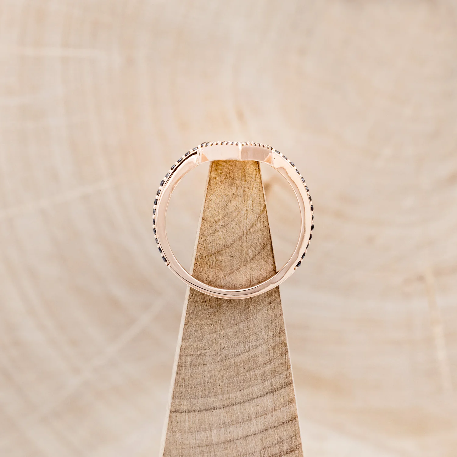 V-SHAPED TRACER WITH BLACK DIAMONDS - Image 6