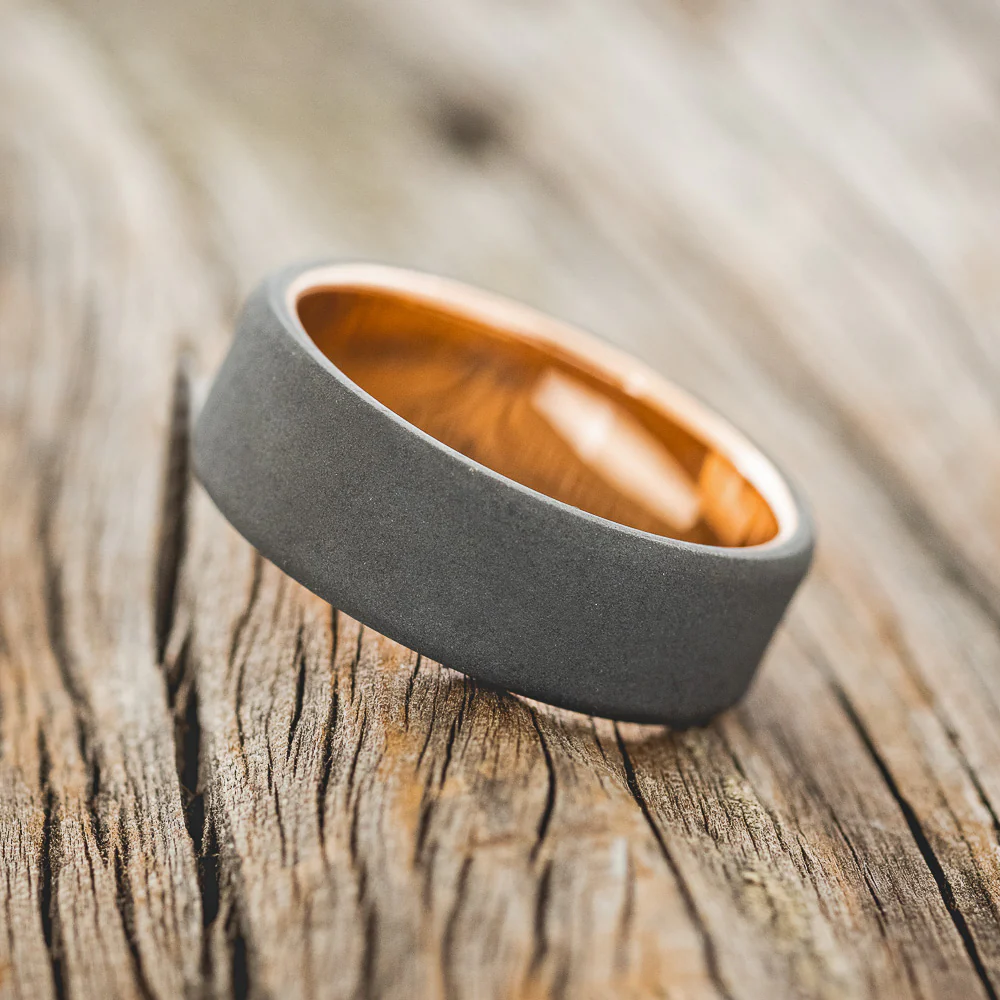 "VULCAN" - SANDBLASTED WEDDING RING WITH 14K GOLD LINING - Image 6