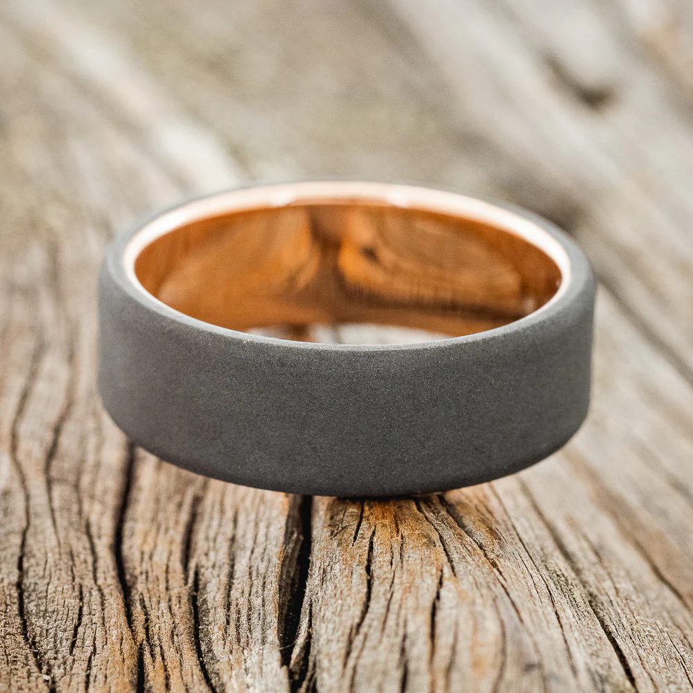 "VULCAN" - SANDBLASTED WEDDING RING WITH 14K GOLD LINING - Image 7