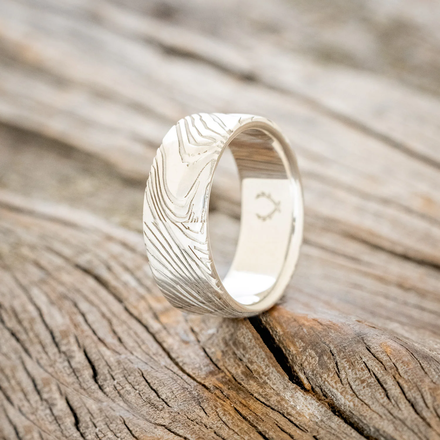 WOODGRAIN PATTERN WEDDING BAND - Image 8