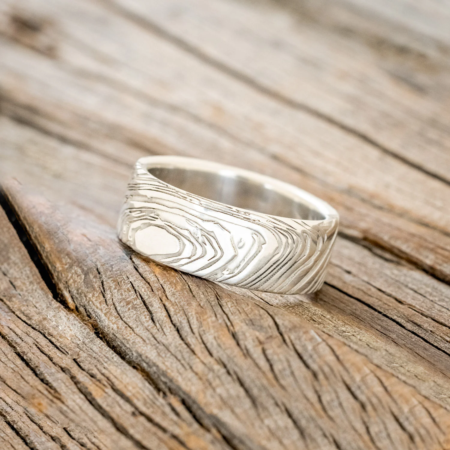 WOODGRAIN PATTERN WEDDING BAND - Image 9