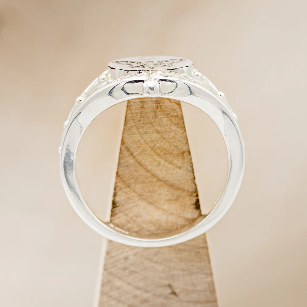 "ZERA" - CUSTOM ENGRAVED SIGNET RING - Image 6